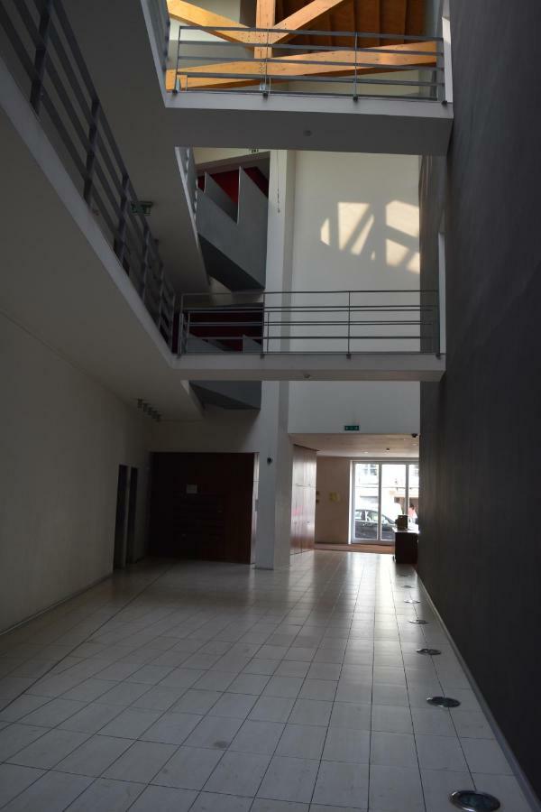 ליסבון Architect-Designed Loft In A Historic Hilltop Neighborhood מראה חיצוני תמונה