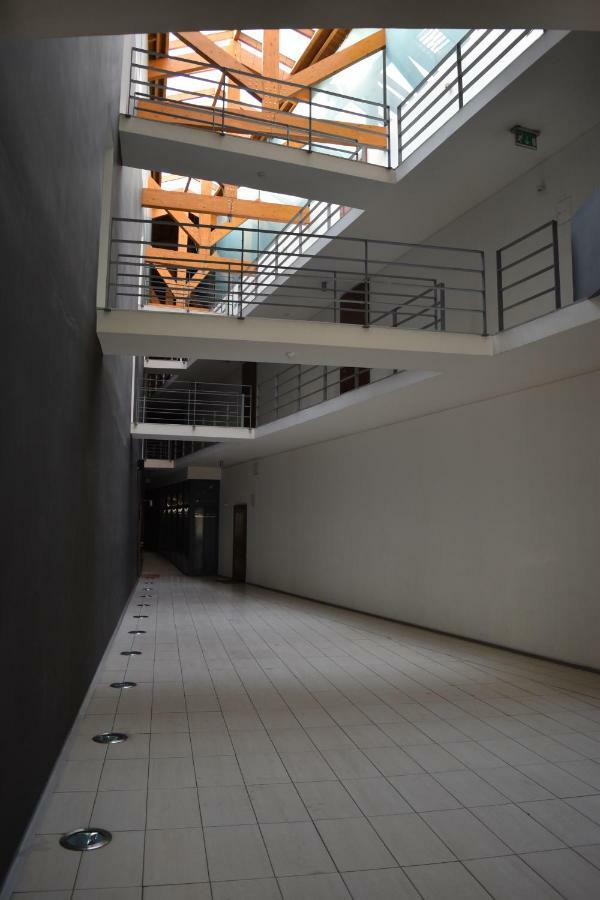 ליסבון Architect-Designed Loft In A Historic Hilltop Neighborhood מראה חיצוני תמונה