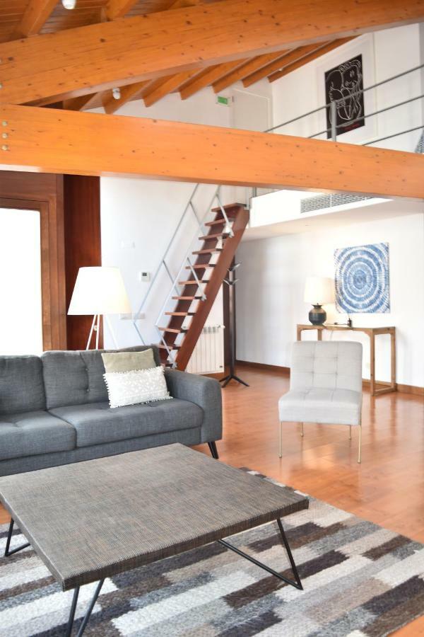 ליסבון Architect-Designed Loft In A Historic Hilltop Neighborhood מראה חיצוני תמונה
